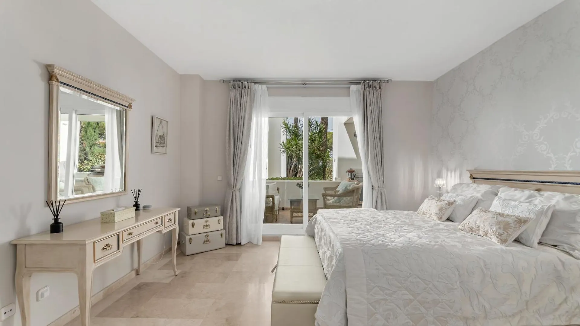 Palm Beach - Luxury At First Line Marbella Apartment